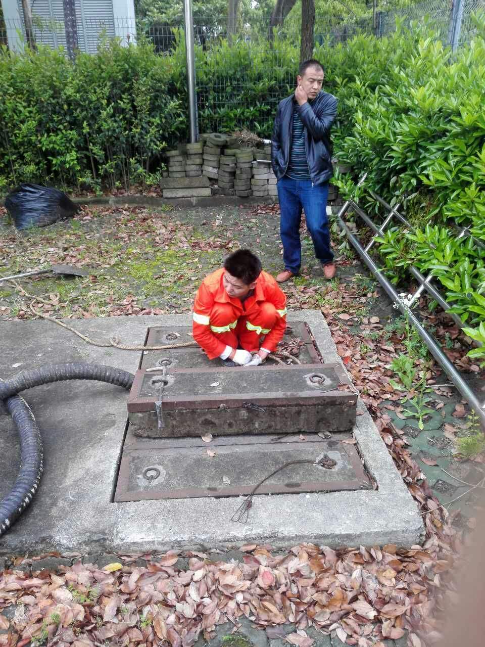 富拉尔基吸污抽粪