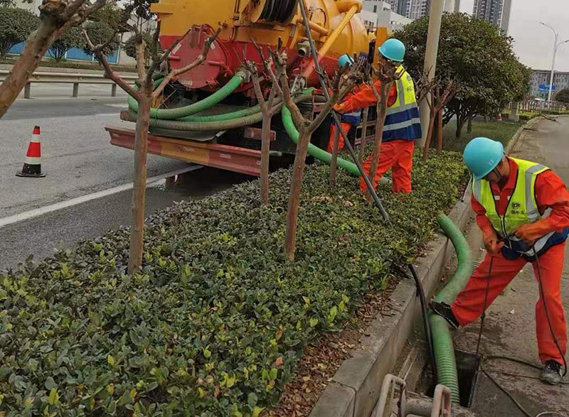 富拉尔基市政管道清淤